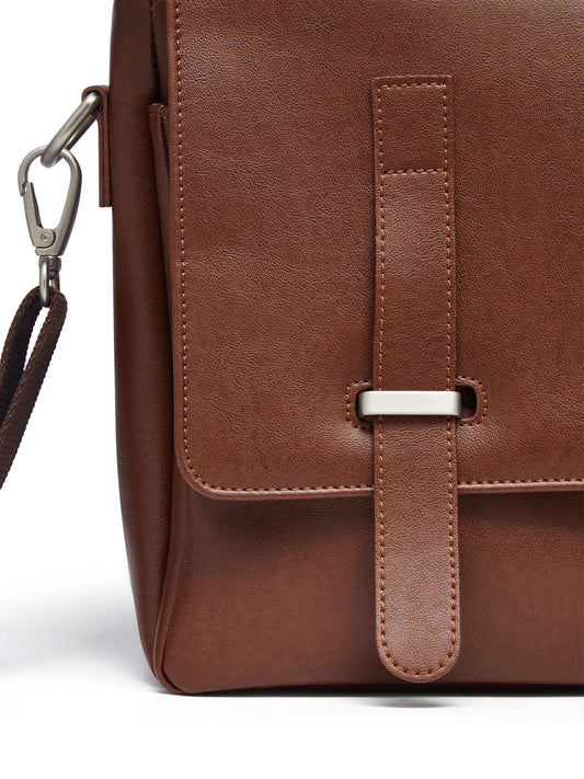 Messenger Bag in Dark Brown
