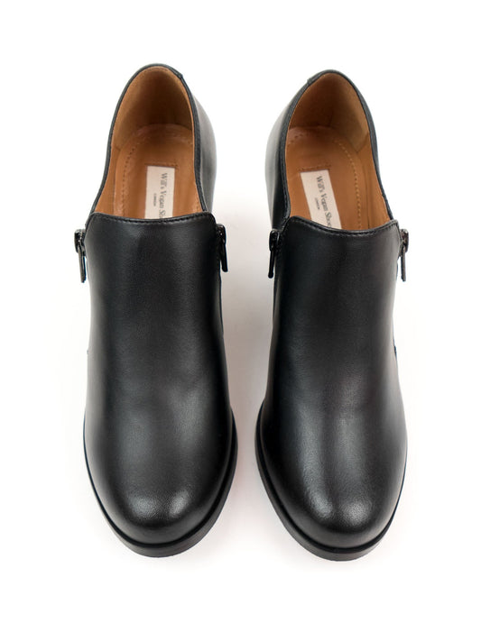 Zip Heels in Black, heel detail