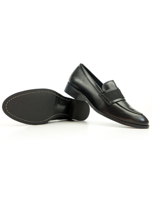 Ribbon Loafers in Black