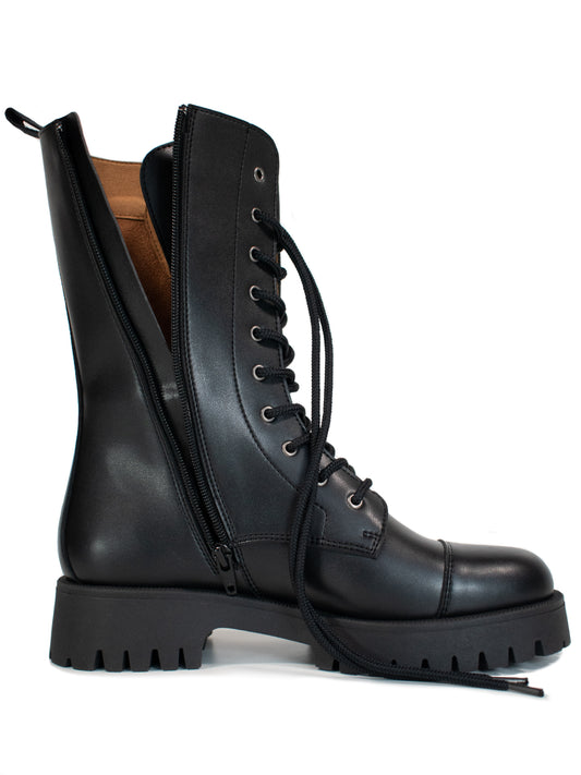 Track Sole 10 Eye Boots in Black