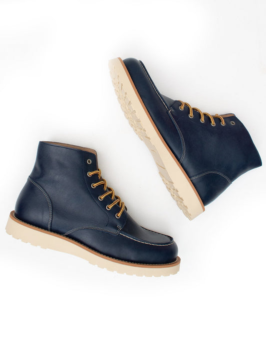 Low Rig Boots in Navy Blue