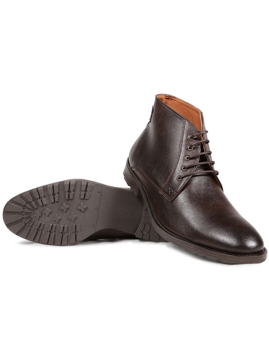 Chukka Boots in Dark Brown
